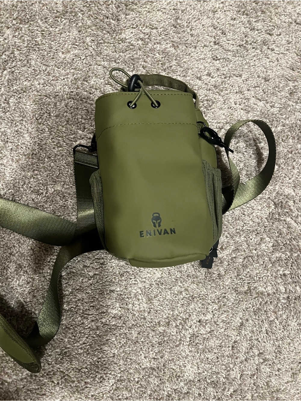 Magnetic sling body gym bag